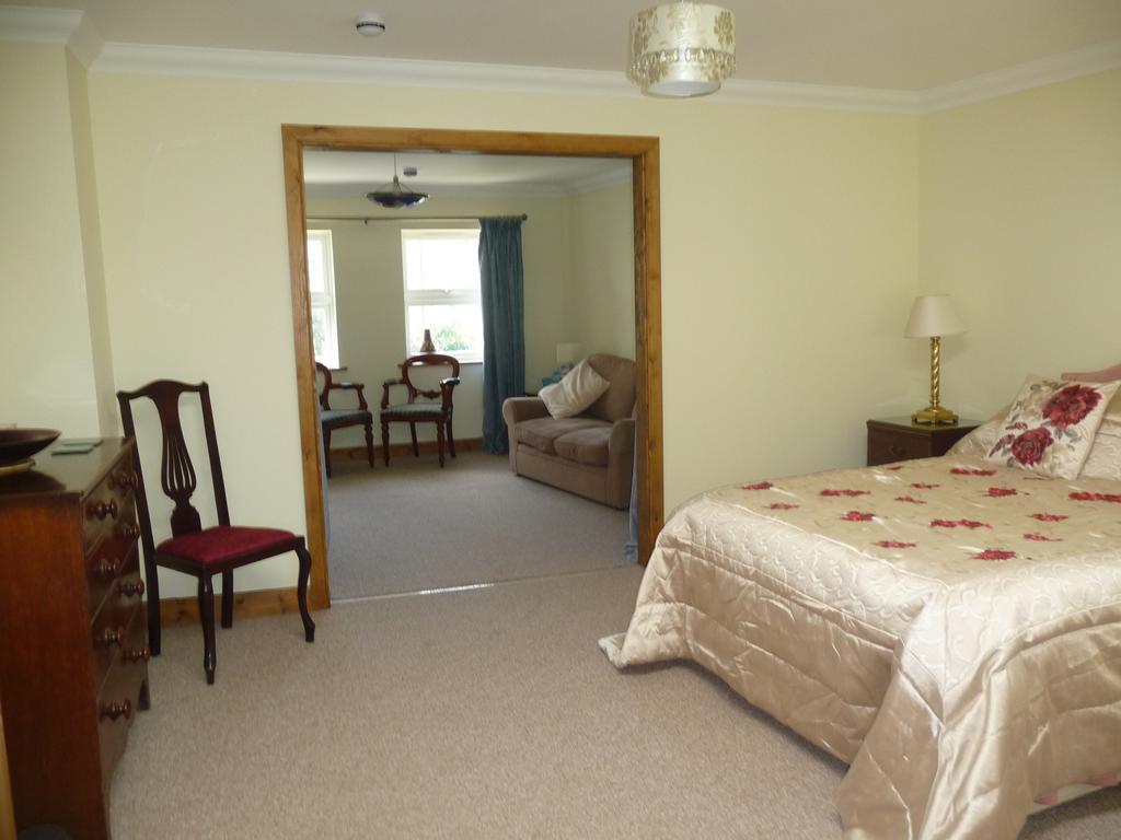 Ivy Hall Wootton Bridge  Номер фото