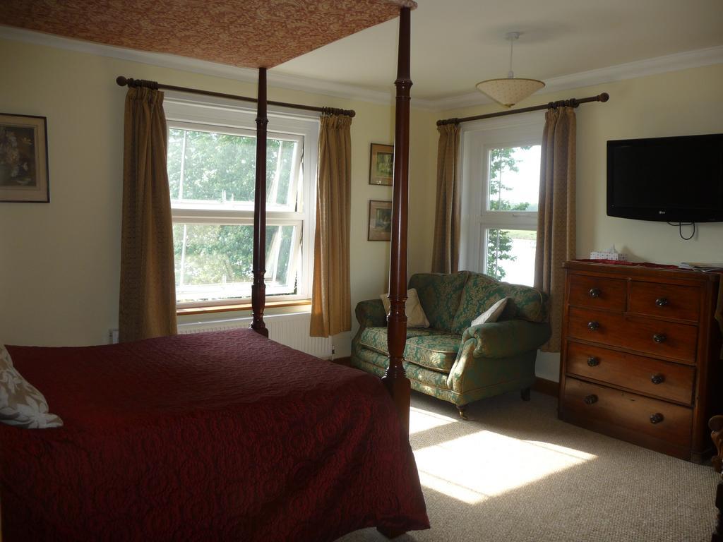 Ivy Hall Wootton Bridge  Номер фото